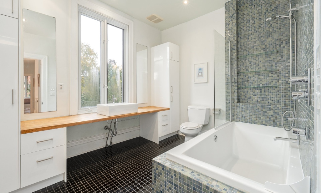 Propriété à Montréal (Côte-des-Neiges/Notre-Dame-de-Grâce) | 2382 Boul. Grand, Montréal (Côte-des-Neiges/Notre-Dame-de-Grâce)