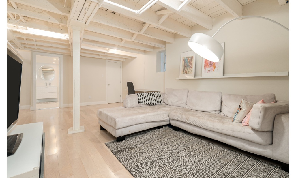 Propriété à Montréal (Côte-des-Neiges/Notre-Dame-de-Grâce) | 2382 Boul. Grand, Montréal (Côte-des-Neiges/Notre-Dame-de-Grâce)