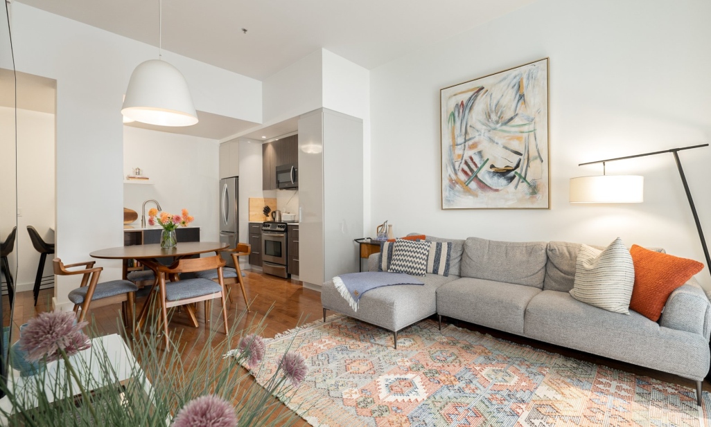 Propriété à Montréal (Villeray/Saint-Michel/Parc-Extension) | 7400 Boul. St-Laurent, app. 206, Montréal (Villeray/Saint-Michel/Parc-Extension)