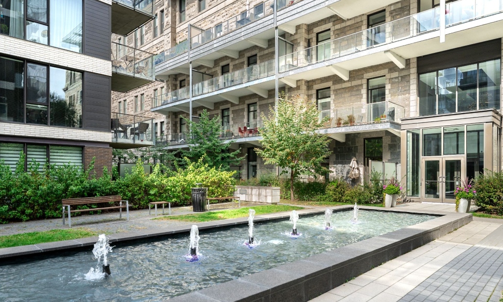 Propriété à Montréal (Villeray/Saint-Michel/Parc-Extension) | 7400 Boul. St-Laurent, app. 206, Montréal (Villeray/Saint-Michel/Parc-Extension)