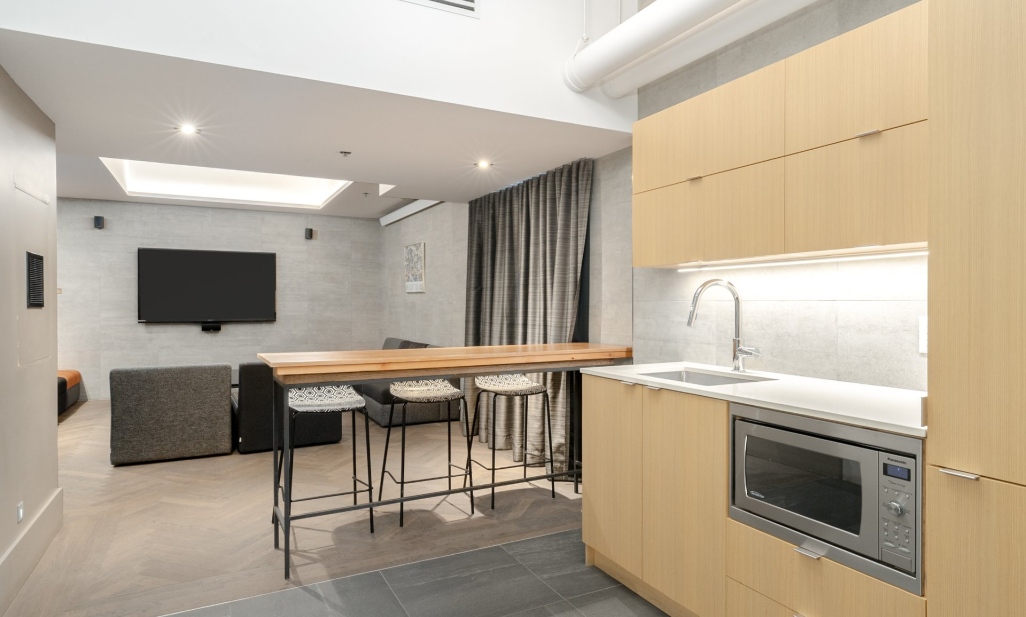 Propriété à Montréal (Villeray/Saint-Michel/Parc-Extension) | 7400 Boul. St-Laurent, app. 206, Montréal (Villeray/Saint-Michel/Parc-Extension)