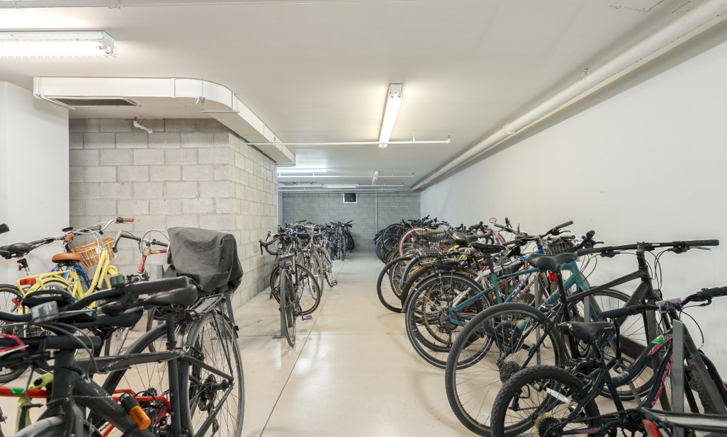 Propriété à Montréal (Villeray/Saint-Michel/Parc-Extension) | 7400 Boul. St-Laurent, app. 206, Montréal (Villeray/Saint-Michel/Parc-Extension)