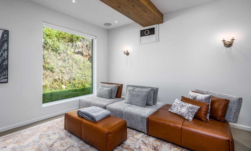 Property in Sainte-Adèle | 1601 Rue O'Connell, Sainte-Adèle