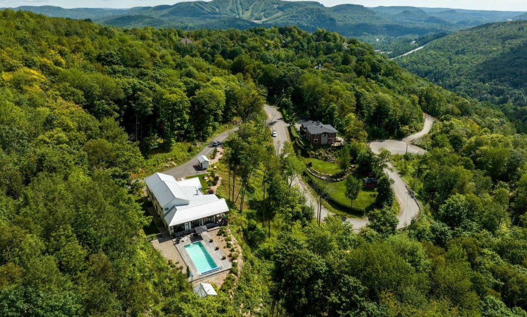 Property in Sainte-Adèle | 1601 Rue O'Connell, Sainte-Adèle
