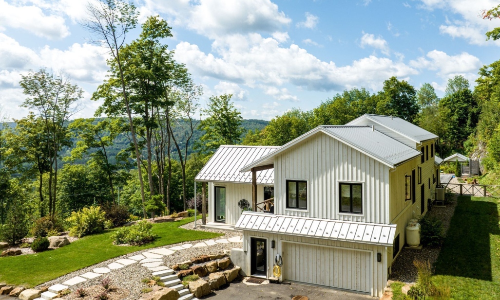 Property in Sainte-Adèle | 1601 Rue O'Connell, Sainte-Adèle