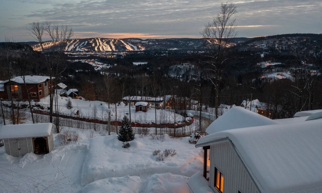 Property in Sainte-Adèle | 1601 Rue O'Connell, Sainte-Adèle