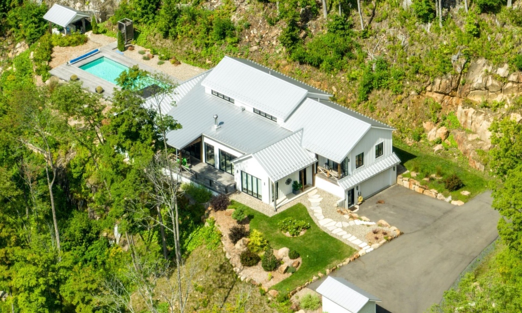Property in Sainte-Adèle | 1601 Rue O'Connell, Sainte-Adèle