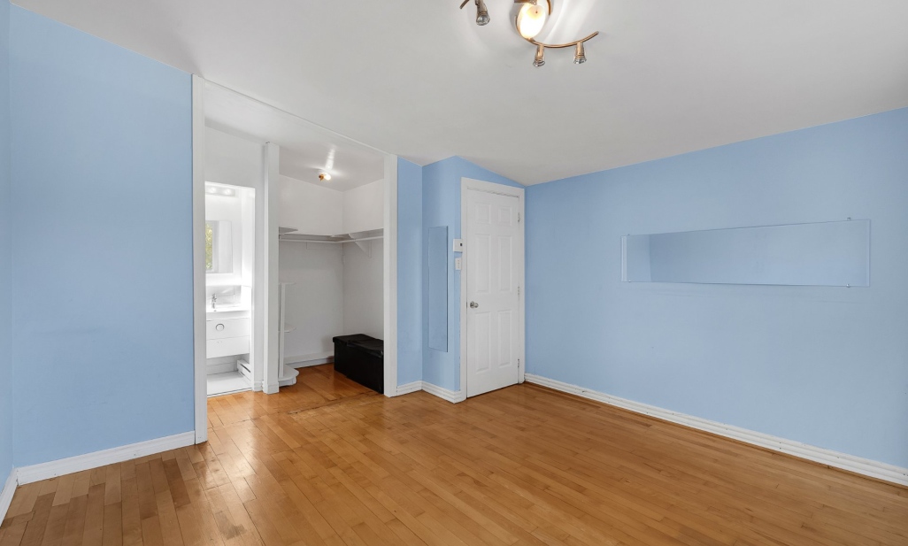 Propriété à Montréal (Ahuntsic-Cartierville) | 12085 Place Cléophas-Soucy, Montréal (Ahuntsic-Cartierville)