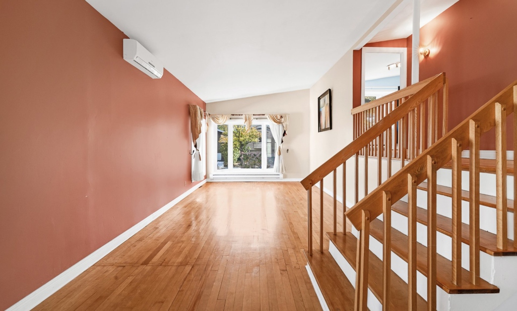 Propriété à Montréal (Ahuntsic-Cartierville) | 12085 Place Cléophas-Soucy, Montréal (Ahuntsic-Cartierville)