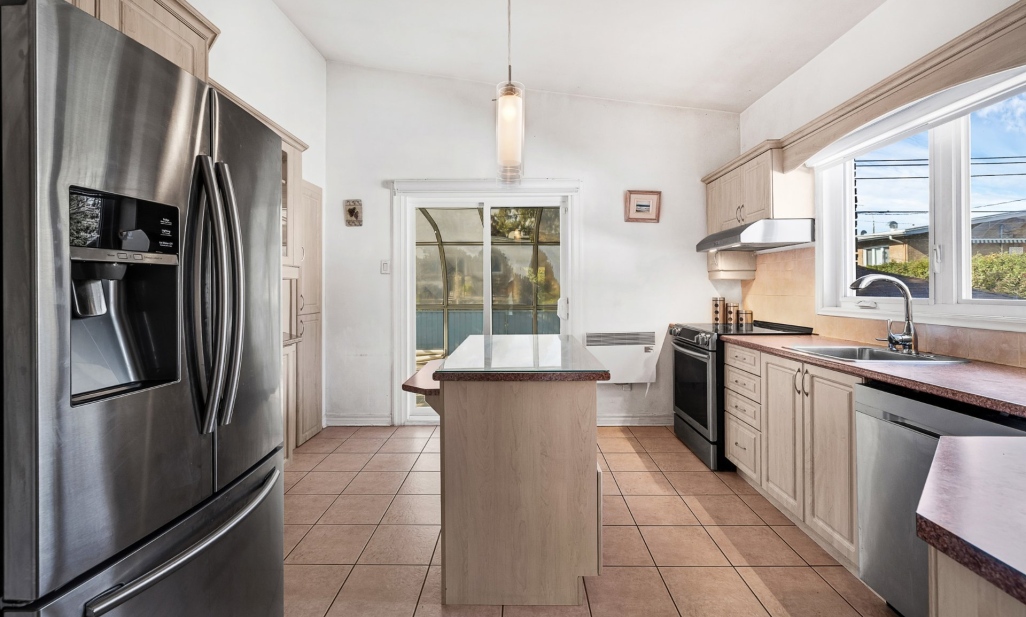 Propriété à Montréal (Ahuntsic-Cartierville) | 12085 Place Cléophas-Soucy, Montréal (Ahuntsic-Cartierville)