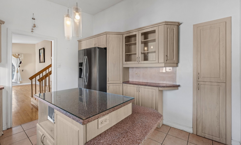 Propriété à Montréal (Ahuntsic-Cartierville) | 12085 Place Cléophas-Soucy, Montréal (Ahuntsic-Cartierville)