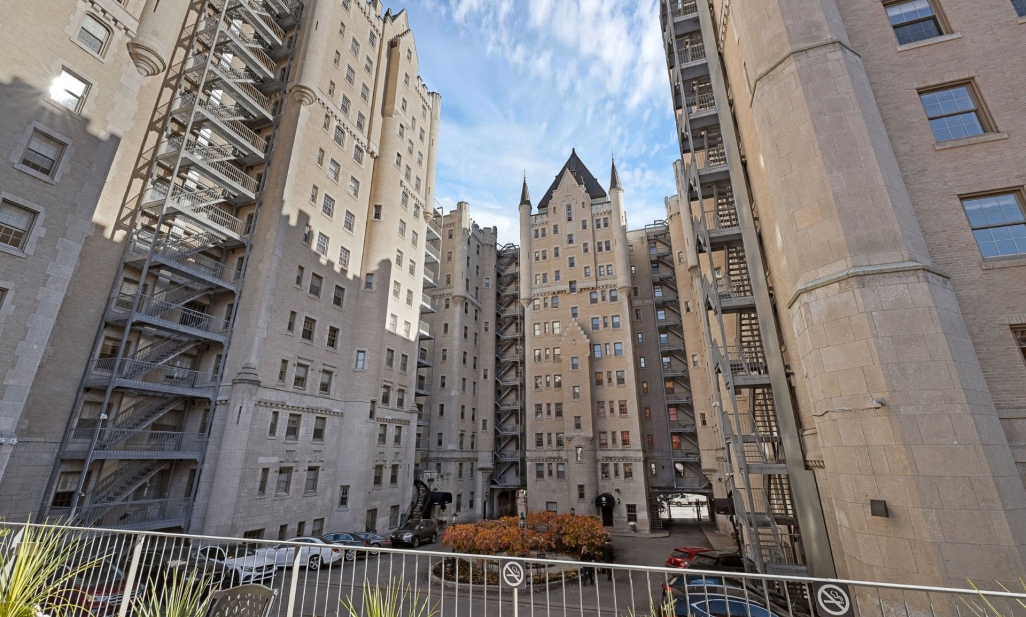 Property in Montréal (Ville-Marie) | 1321 Rue Sherbrooke O., apt. B101, Montréal (Ville-Marie)